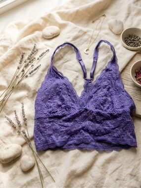 Victoria’s Secret Lace Bralette – Size Small | Coquette Lingerie | Y2K Lavender